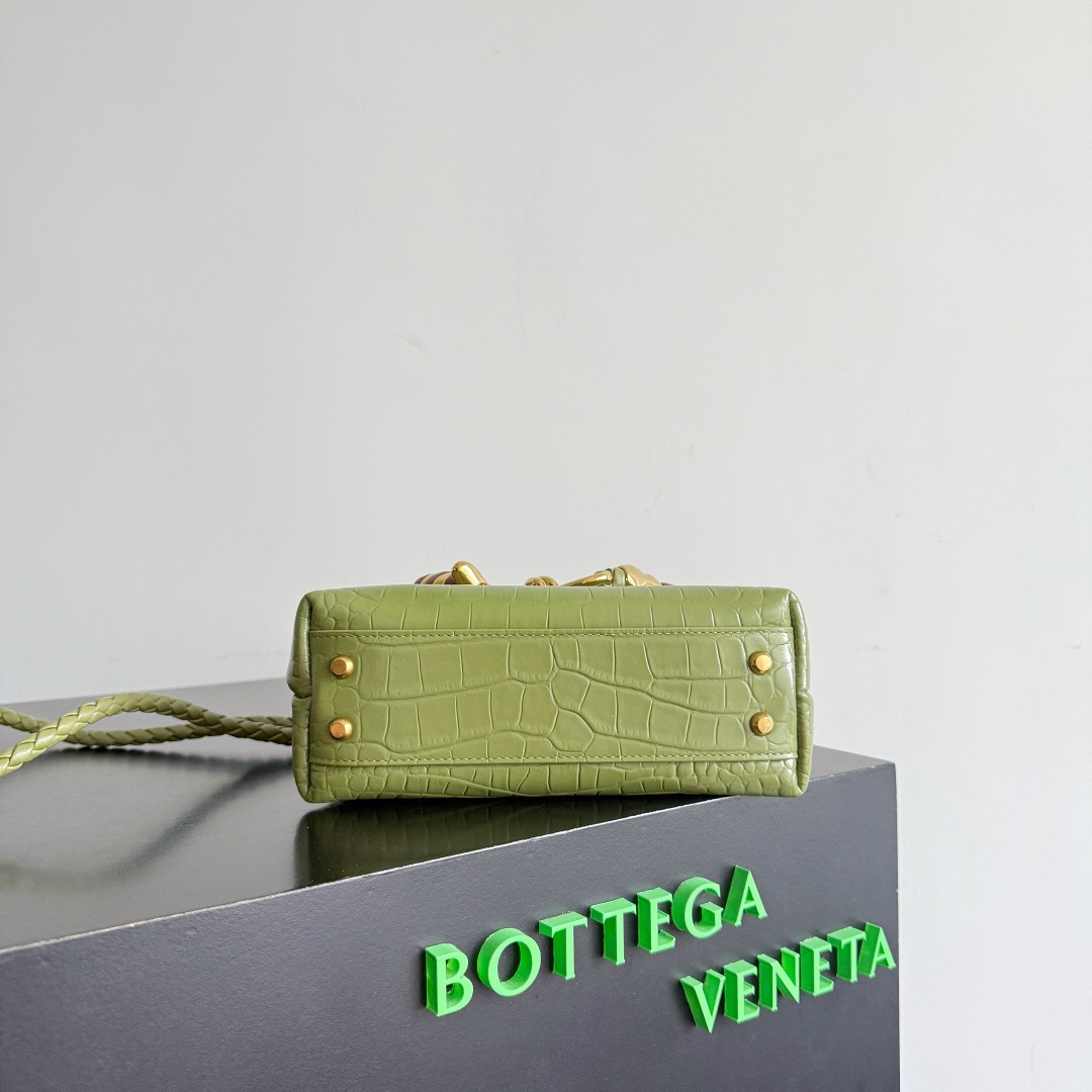 BOTTEGA VENETA 보테가베네타 미니 안디아모 악어가죽 토트백 5