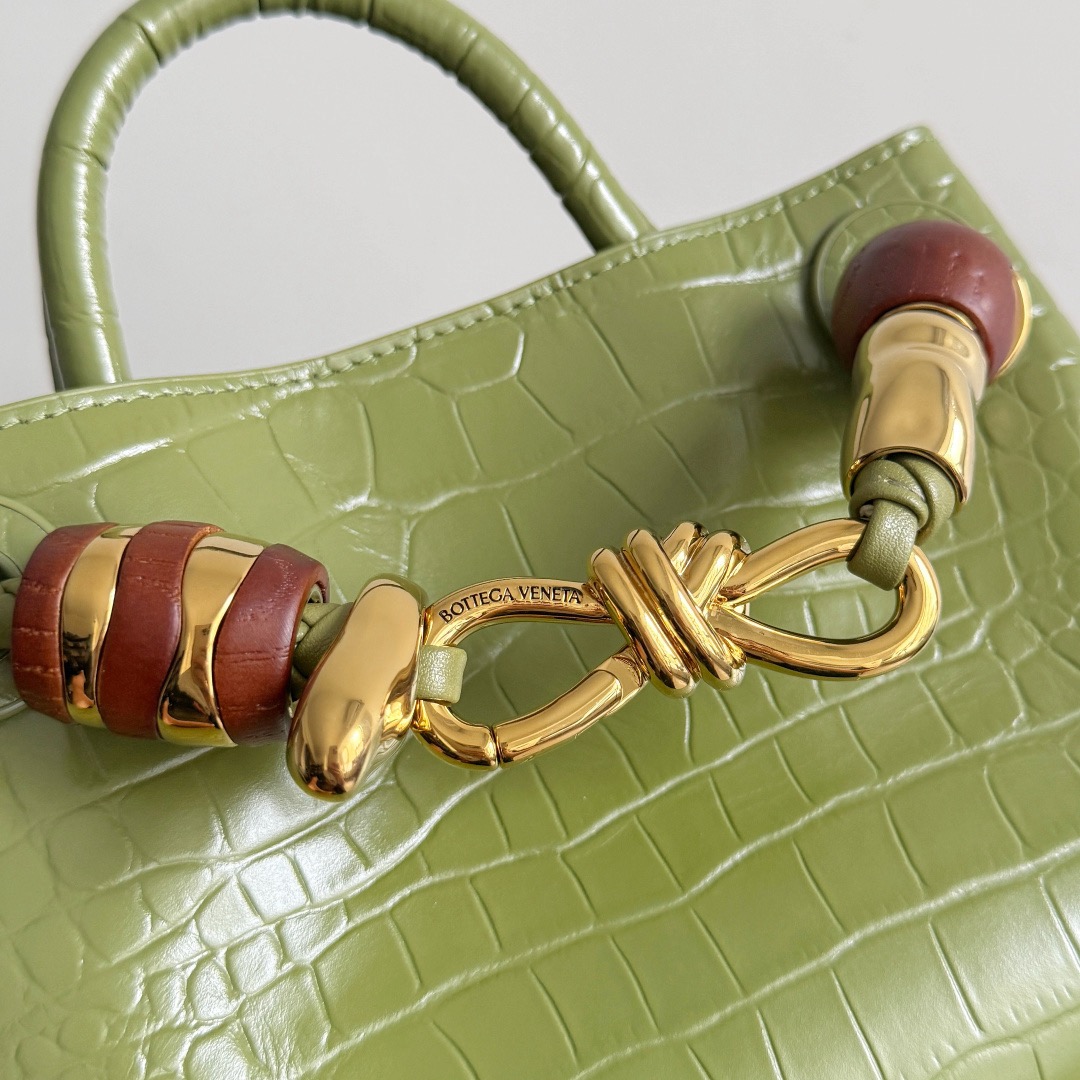BOTTEGA VENETA 보테가베네타 미니 안디아모 악어가죽 토트백 6