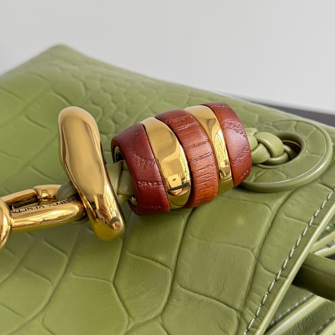 BOTTEGA VENETA 보테가베네타 미니 안디아모 악어가죽 토트백 7