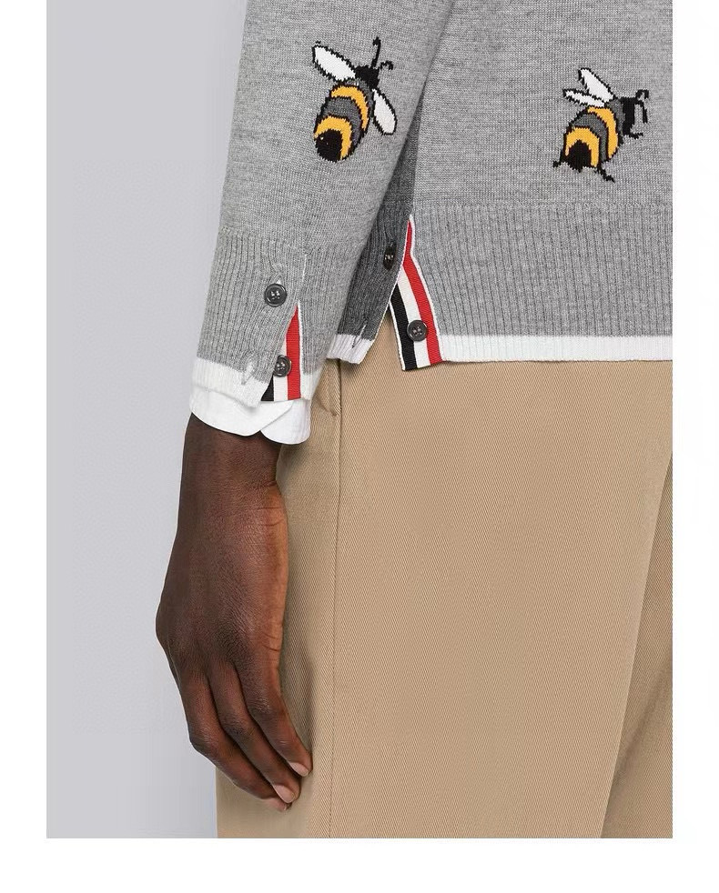 Thom Browne 톰브라운 TB23 FW 벌 자수 라운드넥 니트 스웨터 5