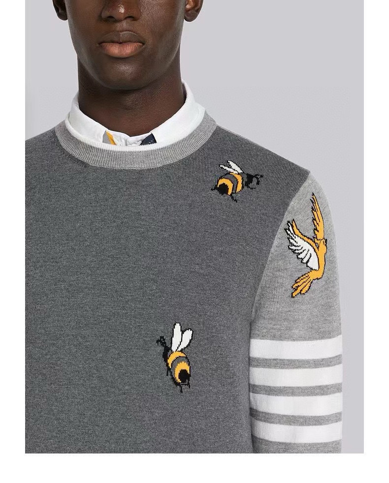 Thom Browne 톰브라운 TB23 FW 벌 자수 라운드넥 니트 스웨터 6