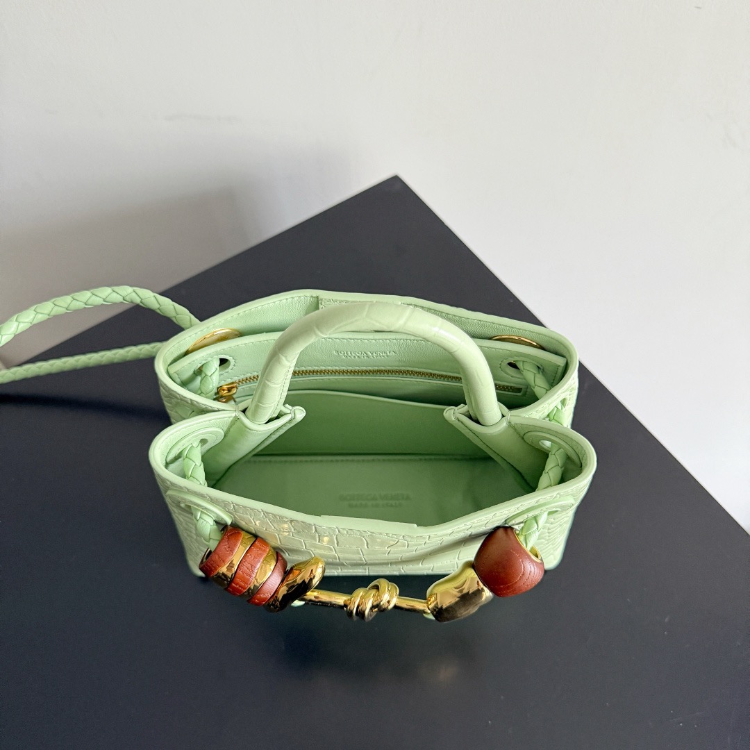 BOTTEGA VENETA 보테가베네타 미니 안디아모 악어가죽 토트백 9