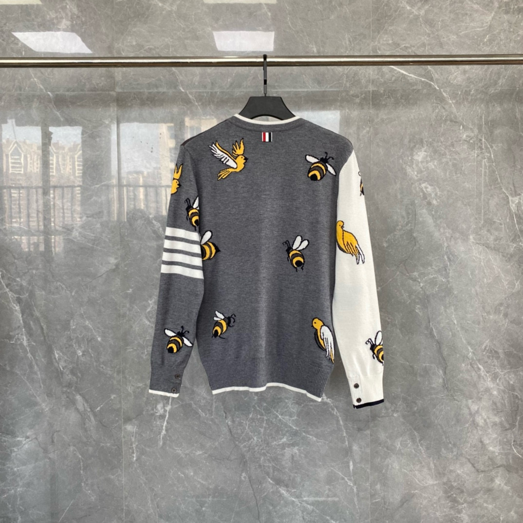 Thom Browne 톰브라운 TB23 FW 벌 자수 라운드넥 니트 스웨터 8