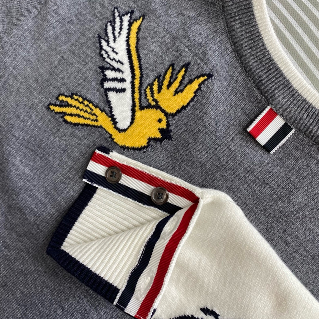 Thom Browne 톰브라운 TB23 FW 벌 자수 라운드넥 니트 스웨터 14