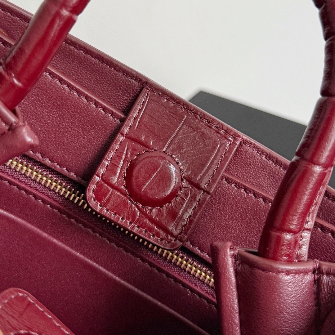 BOTTEGA VENETA 보테가베네타 미니 안디아모 악어가죽 크로스바디 백 7