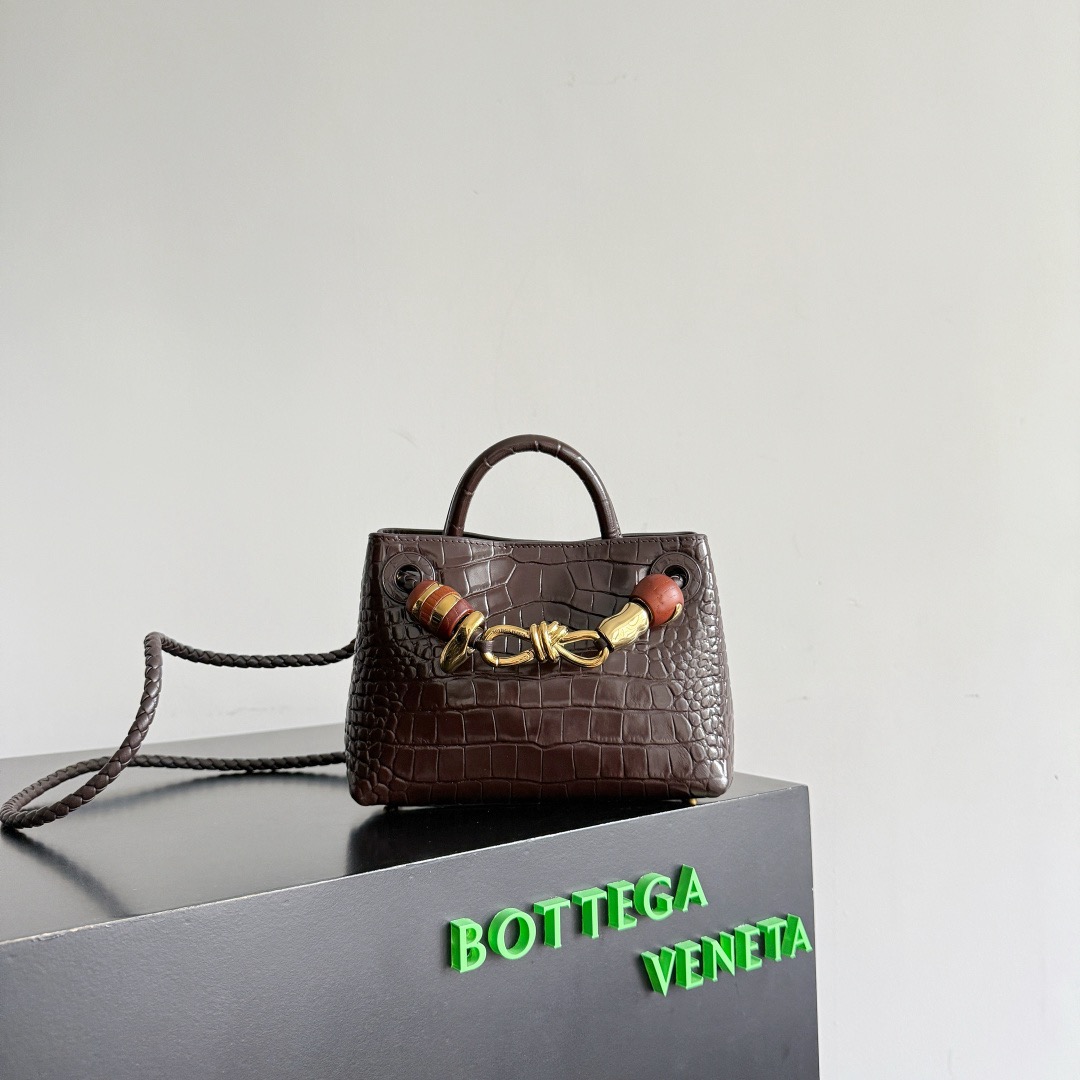 BOTTEGA VENETA 보테가베네타 미니 안디아모 악어가죽 토트백 2