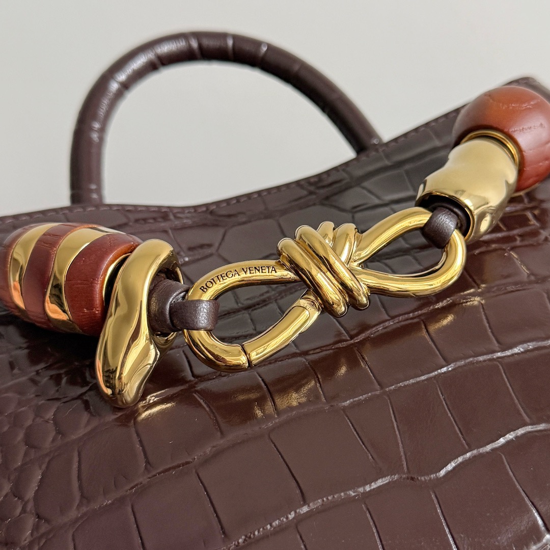BOTTEGA VENETA 보테가베네타 미니 안디아모 악어가죽 토트백 6