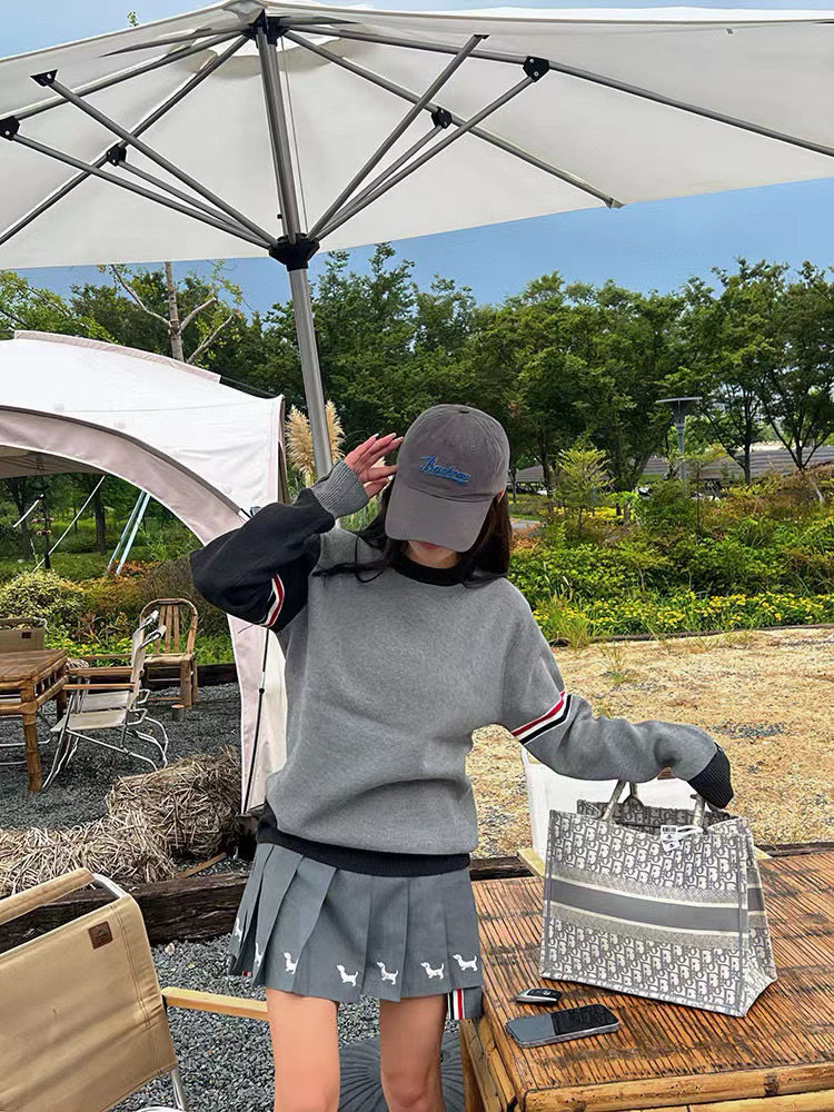 Thom Browne 톰브라운 TB23/FW 삼색 배색 라운드넥 니트 스웨터 8