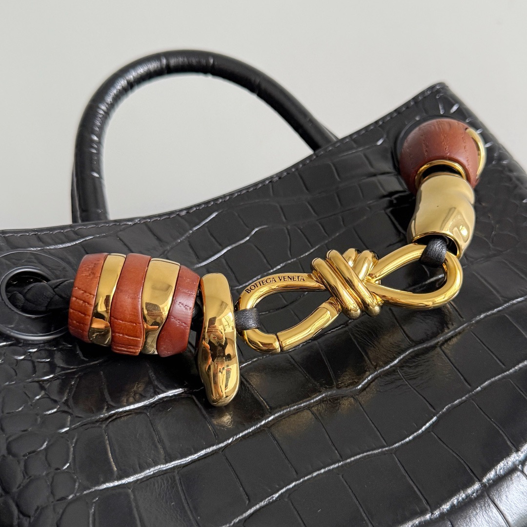 BOTTEGA VENETA 보테가베네타 미니 안디아모 악어가죽 토트백 6
