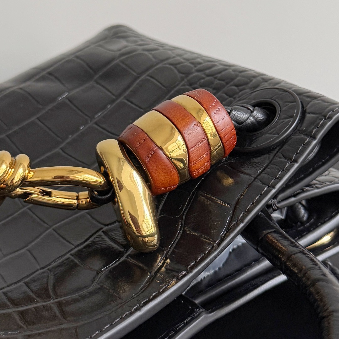 BOTTEGA VENETA 보테가베네타 미니 안디아모 악어가죽 토트백 7