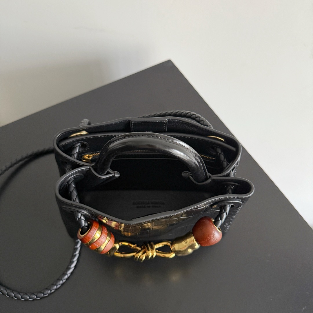 BOTTEGA VENETA 보테가베네타 미니 안디아모 악어가죽 토트백 10