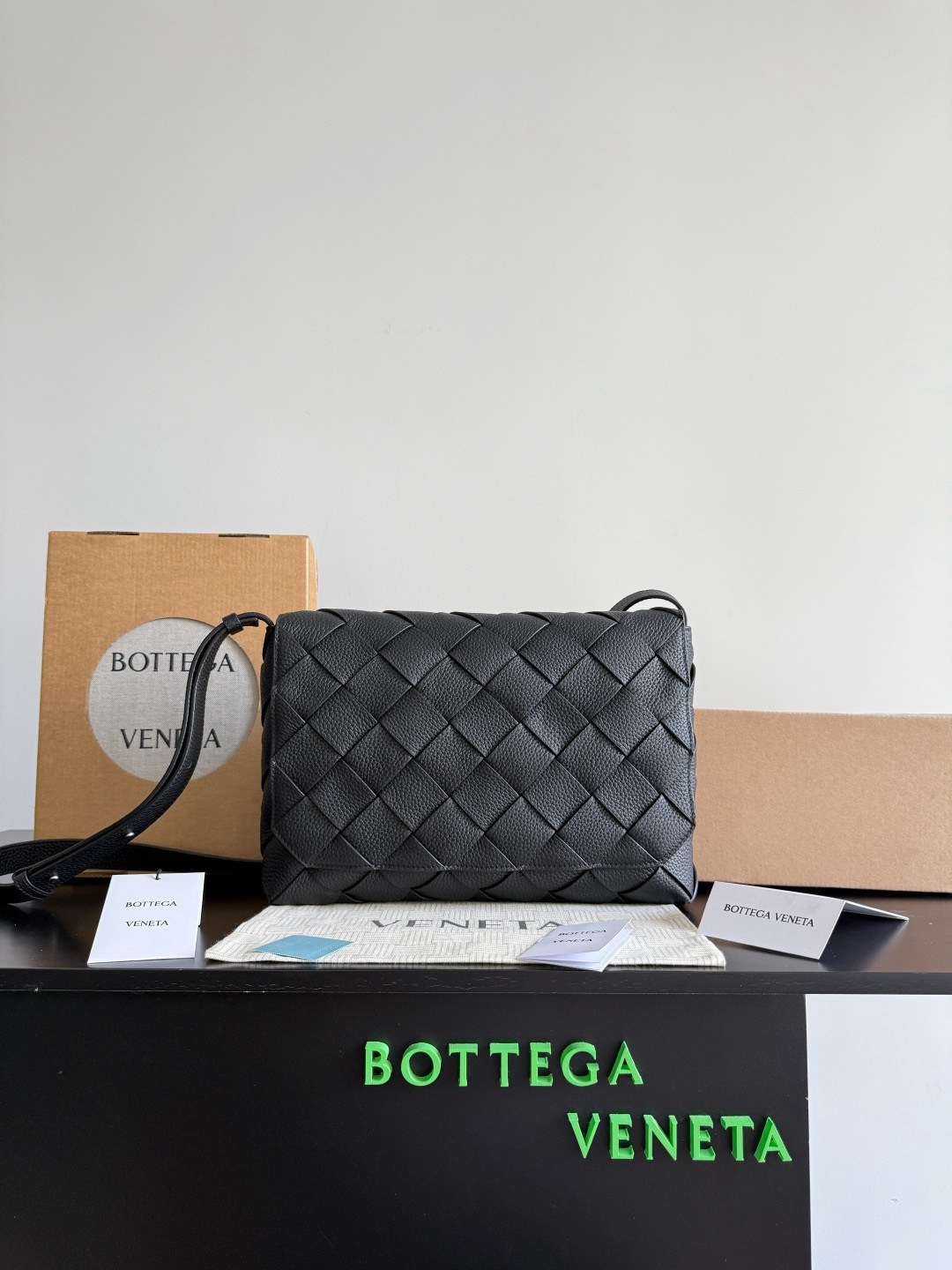 BOTTEGA VENETA 보테가베네타 디아고 인트레치아토 레더 크로스바디 백 스몰/라지 815796 블랙 32cm 9
