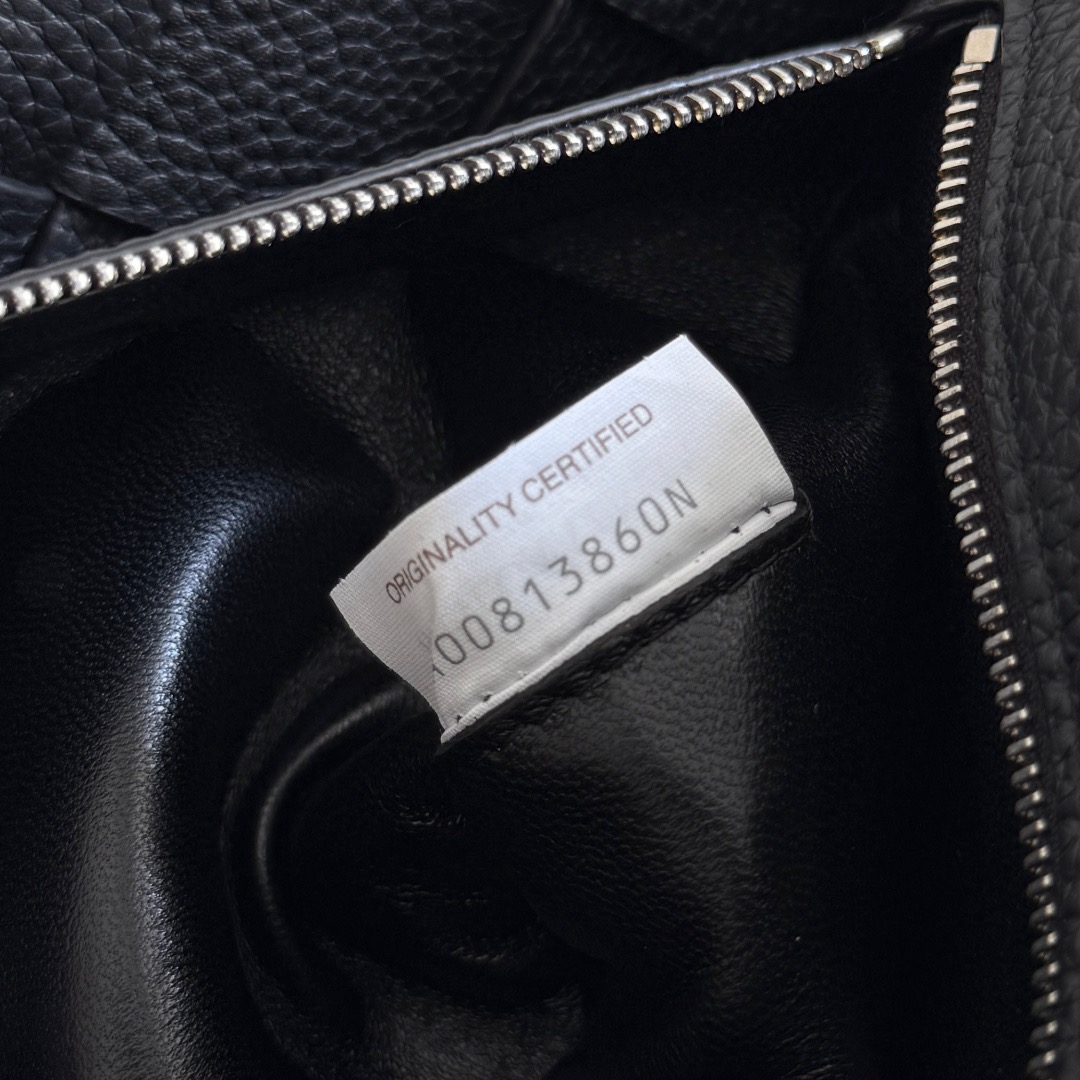 BOTTEGA VENETA 보테가베네타 디아고 인트레치아토 레더 크로스바디 백 스몰/라지 815796 블랙 32cm 16