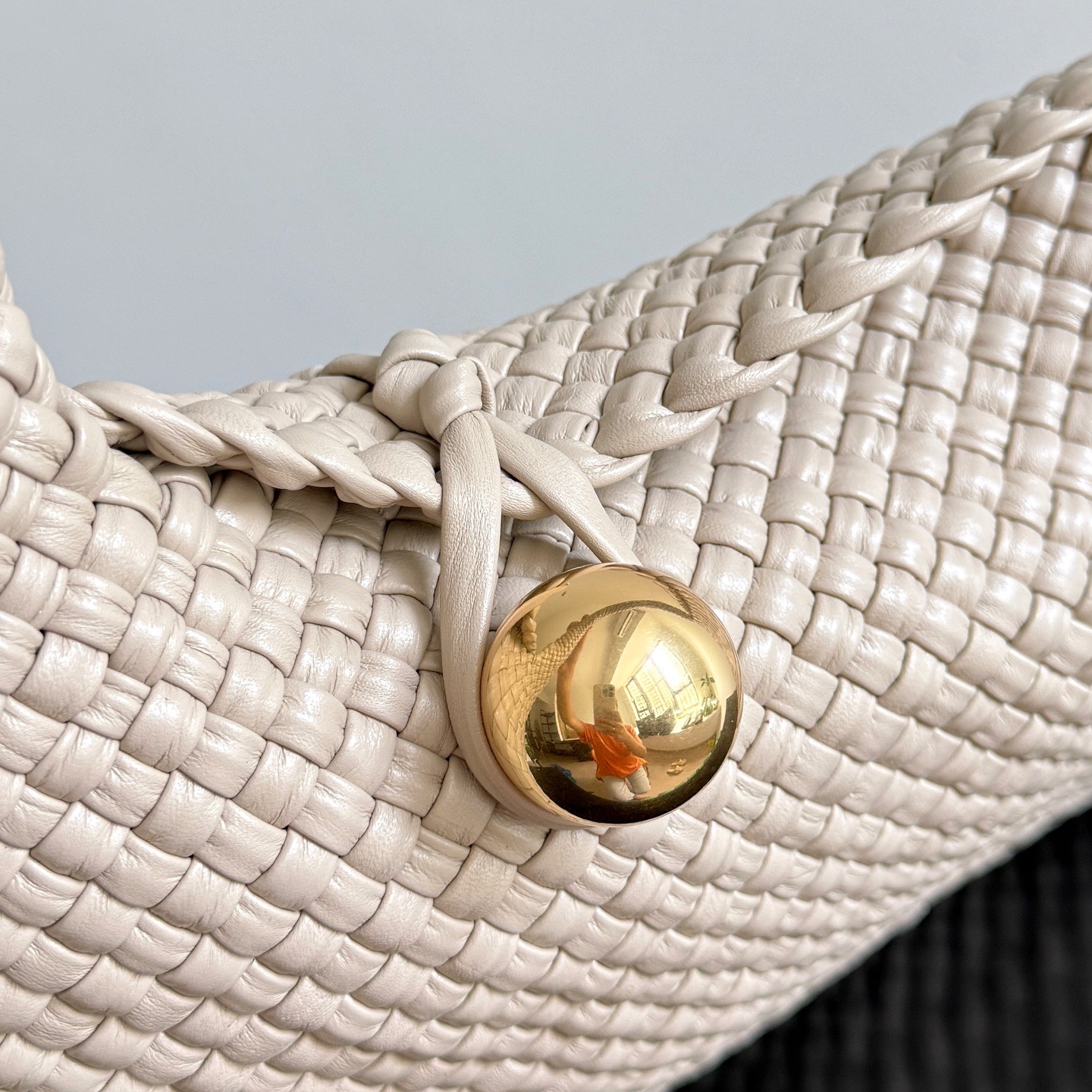 Bottega Veneta Tosca Hop Intrecciato Top Handle Bag 보테가 베네타 토스카 홉 인트레치아토 토트백 베이지 31cm 4