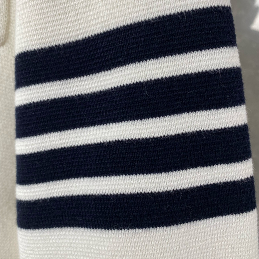 Thom Browne 톰브라운 TB23/FW 가슴 포켓 라운드넥 니트 스웨터 10