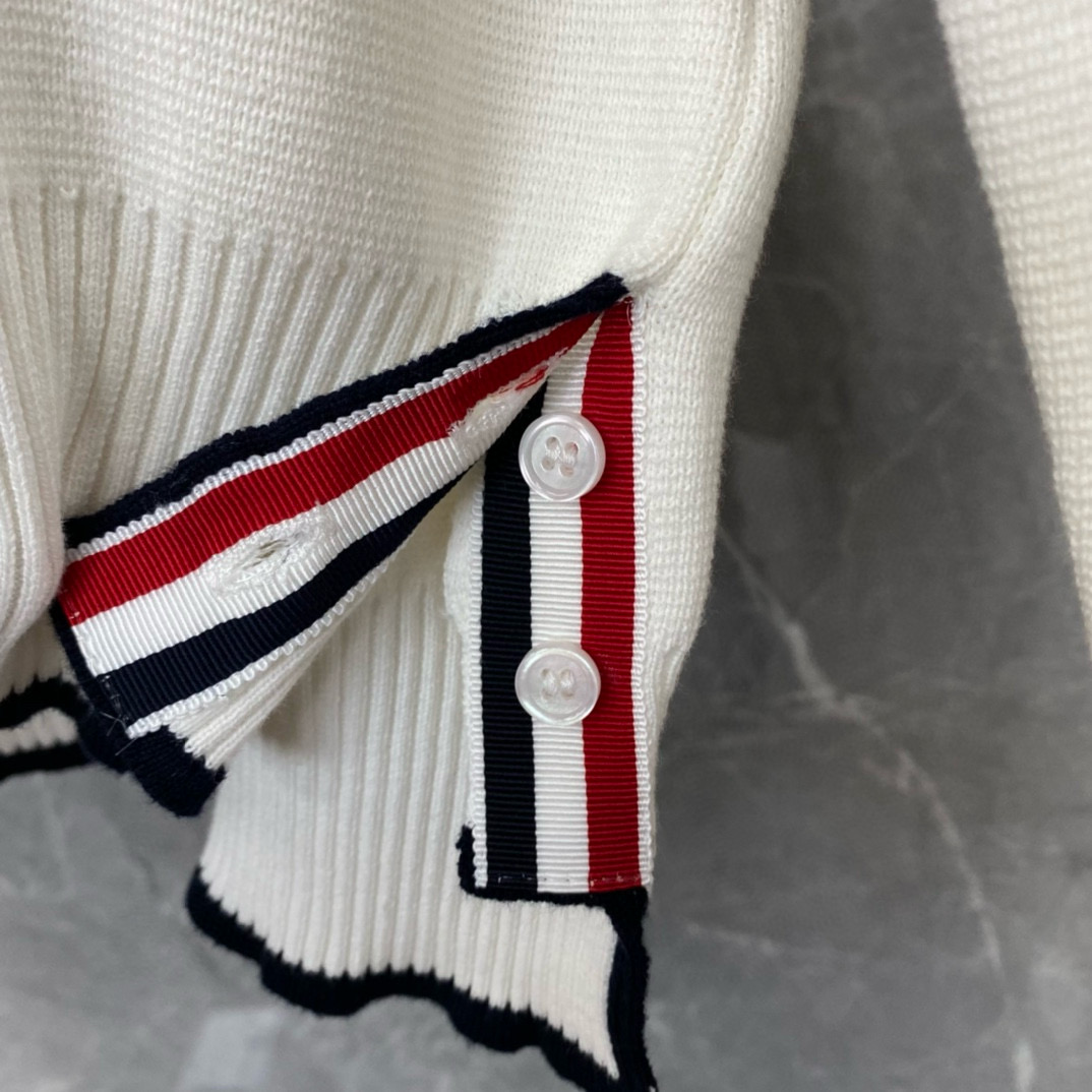 Thom Browne 톰브라운 TB23/FW 가슴 포켓 라운드넥 니트 스웨터 12