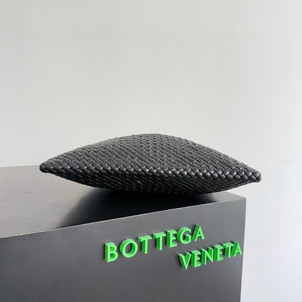 Bottega Veneta Tosca Hop Intrecciato Top Handle Bag 보테가 베네타 토스카 홉 인트레치아토 토트백 블랙 31cm 3