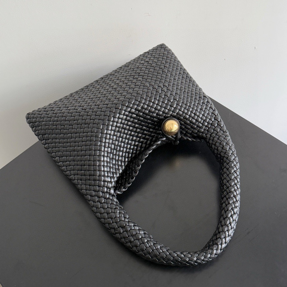 Bottega Veneta Tosca Hop Intrecciato Top Handle Bag 보테가 베네타 토스카 홉 인트레치아토 토트백 블랙 31cm 5