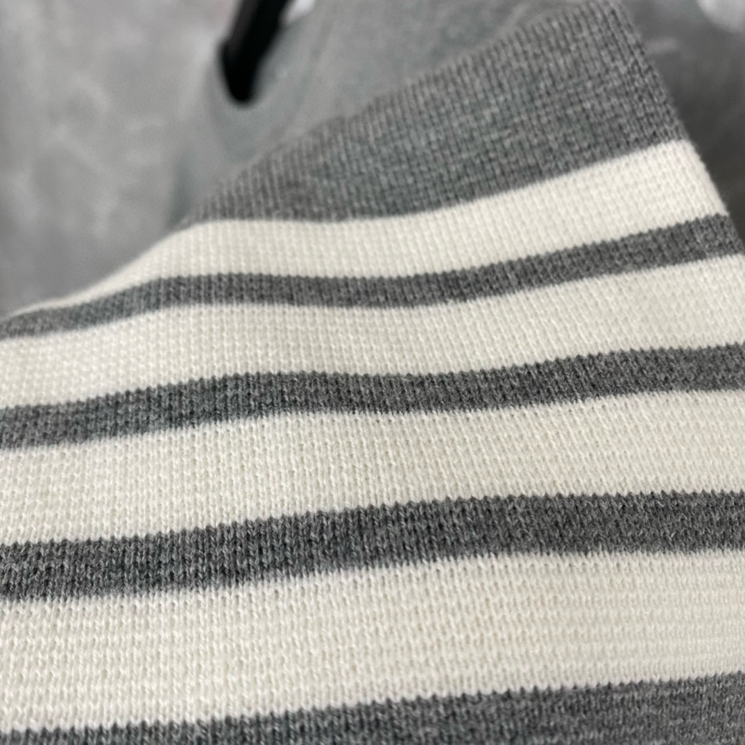 Thom Browne 톰브라운 TB23/FW 가슴 포켓 라운드넥 니트 스웨터 9