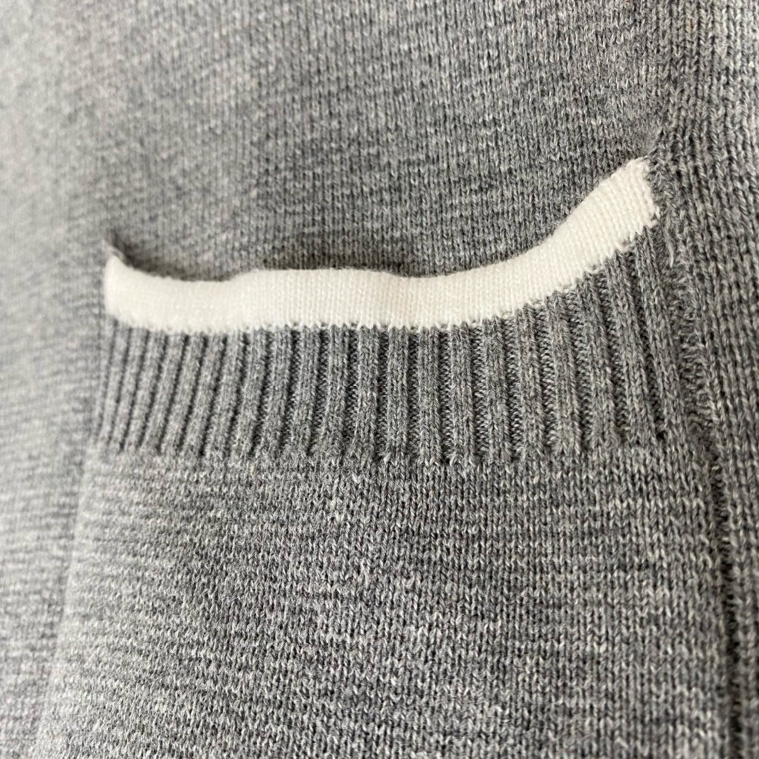 Thom Browne 톰브라운 TB23/FW 가슴 포켓 라운드넥 니트 스웨터 10