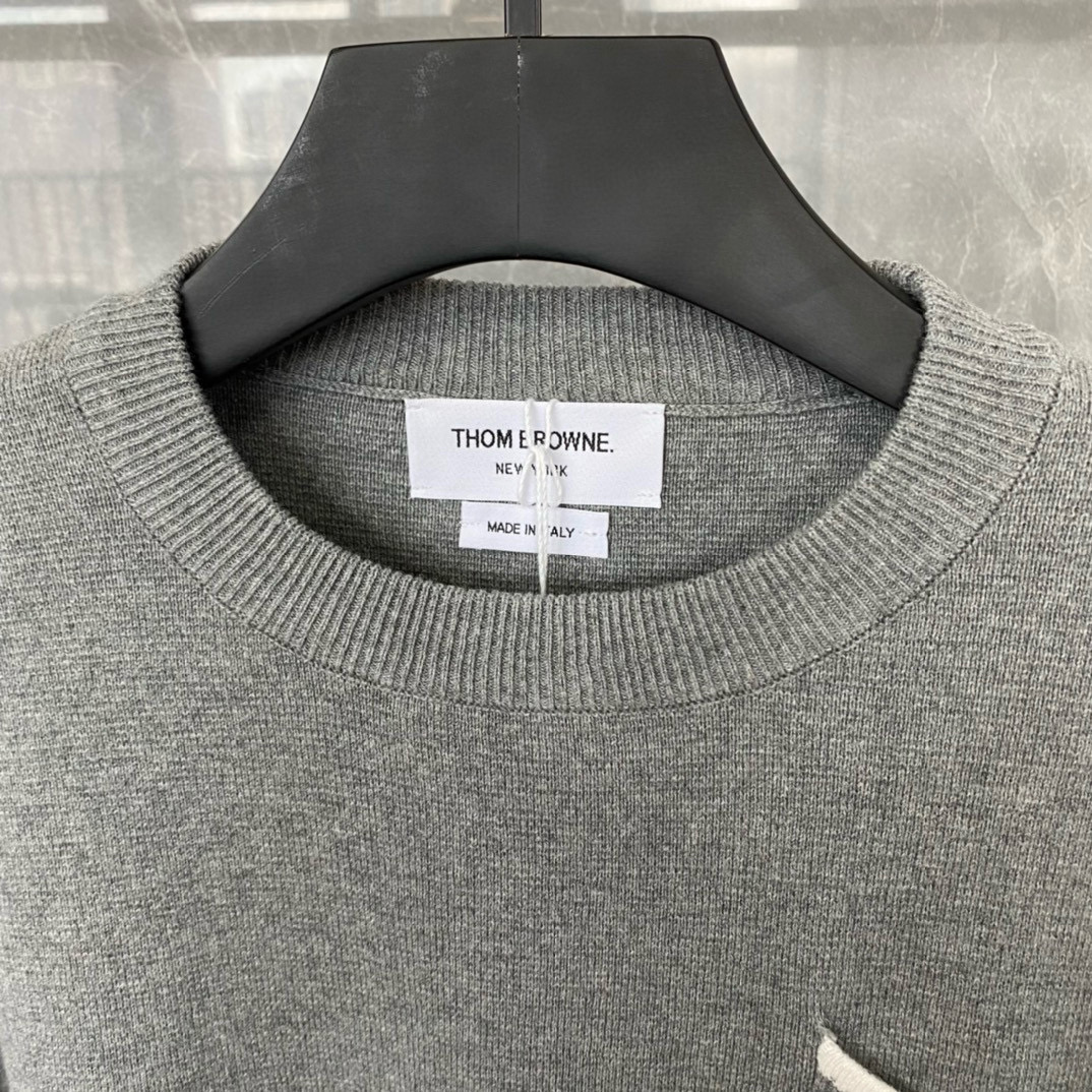 Thom Browne 톰브라운 TB23/FW 가슴 포켓 라운드넥 니트 스웨터 11