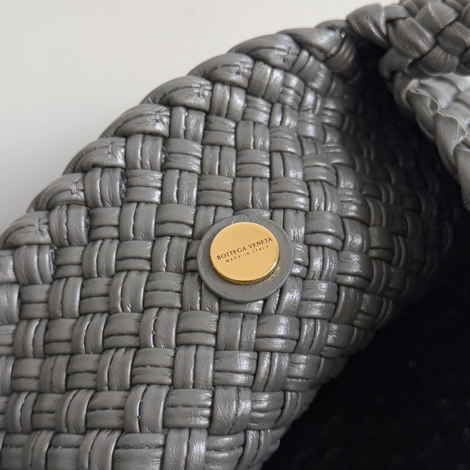 Bottega Veneta Tosca Hop Intrecciato Top Handle Bag 보테가 베네타 토스카 홉 인트레치아토 토트백 그레이 31cm 6