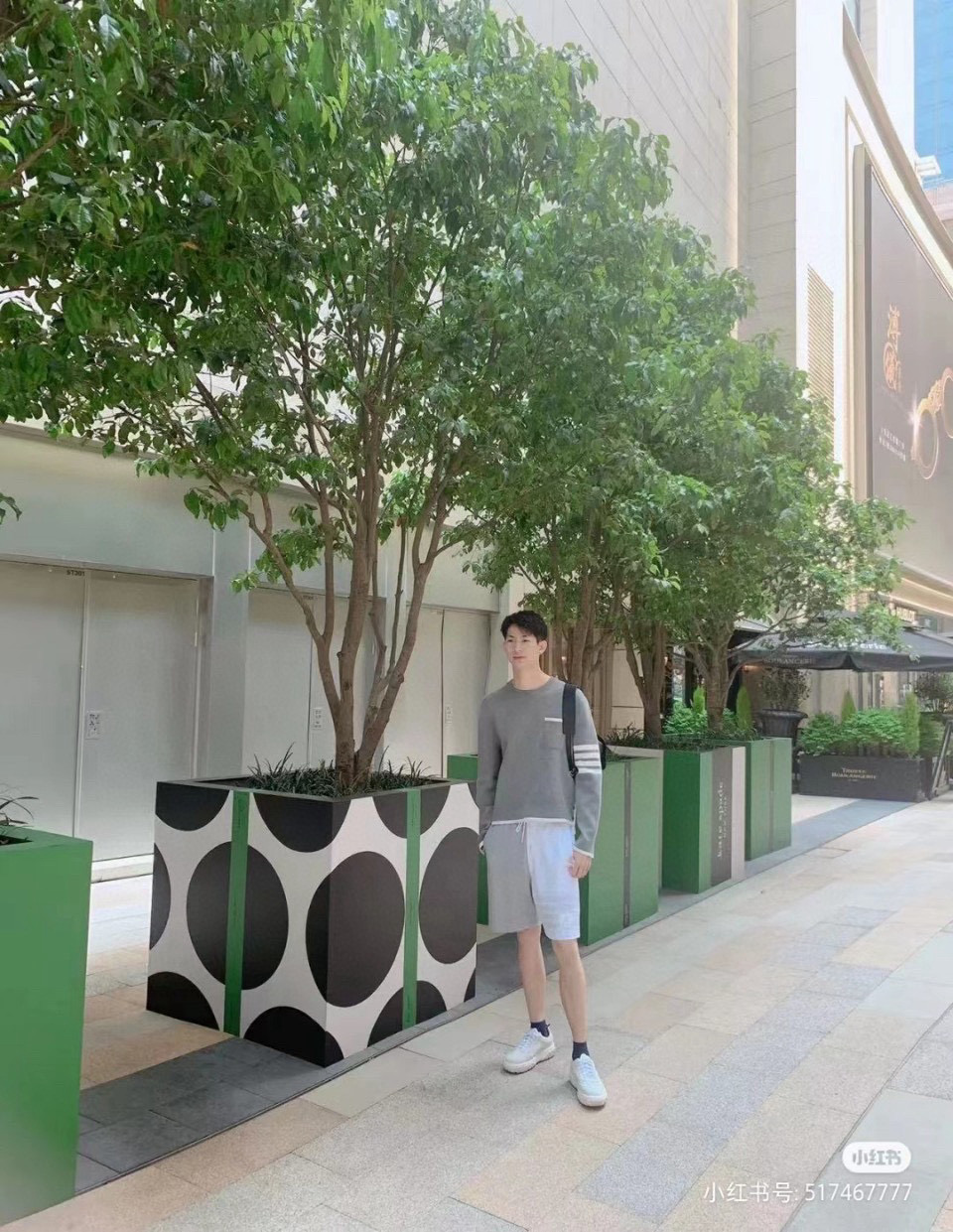 Thom Browne 톰브라운 TB23/FW 가슴 포켓 라운드넥 니트 스웨터 18