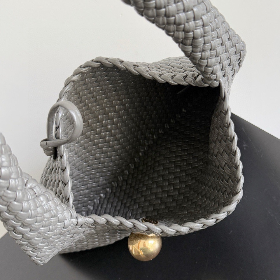 Bottega Veneta Tosca Hop Intrecciato Top Handle Bag 보테가 베네타 토스카 홉 인트레치아토 토트백 그레이 31cm 9