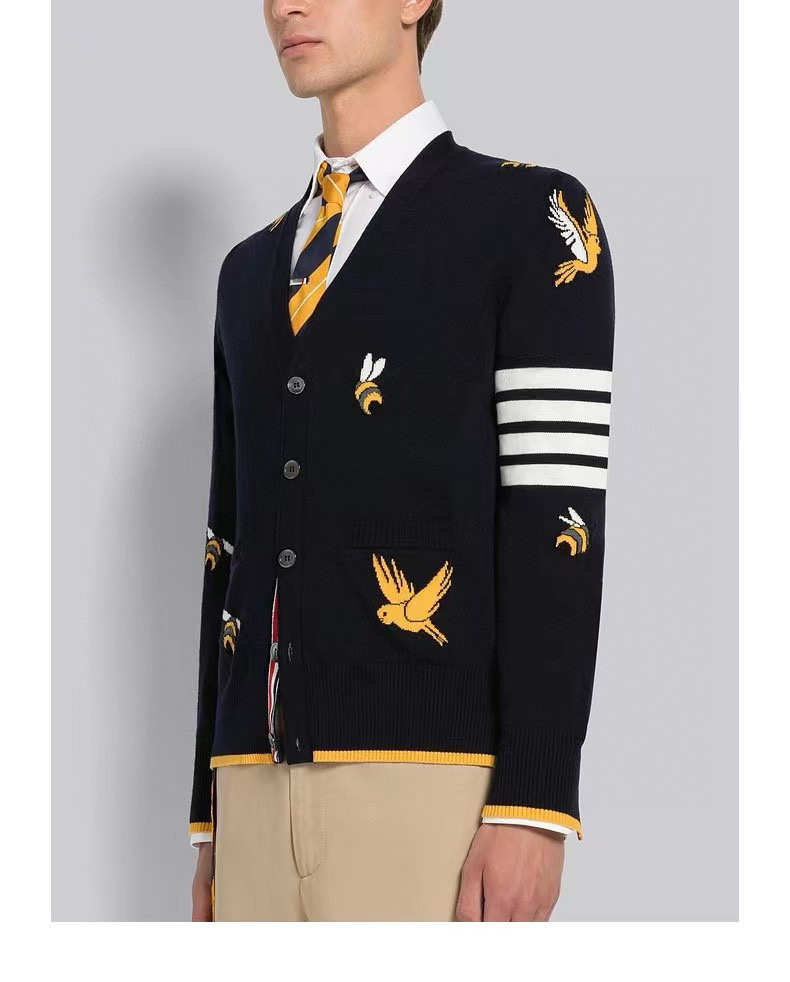 Thom Browne 톰브라운 TB23 FW 벌 자수 가디건 니트 3