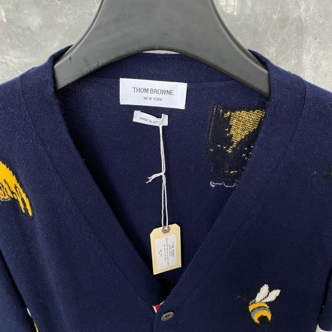 Thom Browne 톰브라운 TB23 FW 벌 자수 가디건 니트 8