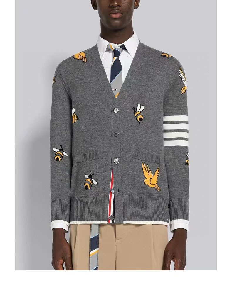 Thom Browne 톰브라운 TB23 FW 벌 자수 가디건 니트 1