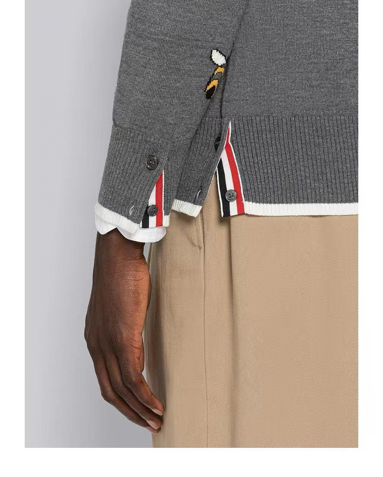 Thom Browne 톰브라운 TB23 FW 벌 자수 가디건 니트 4