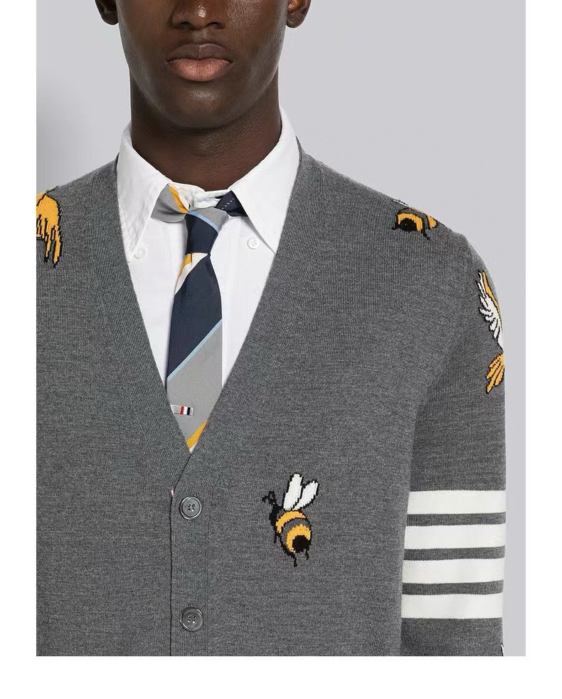 Thom Browne 톰브라운 TB23 FW 벌 자수 가디건 니트 5