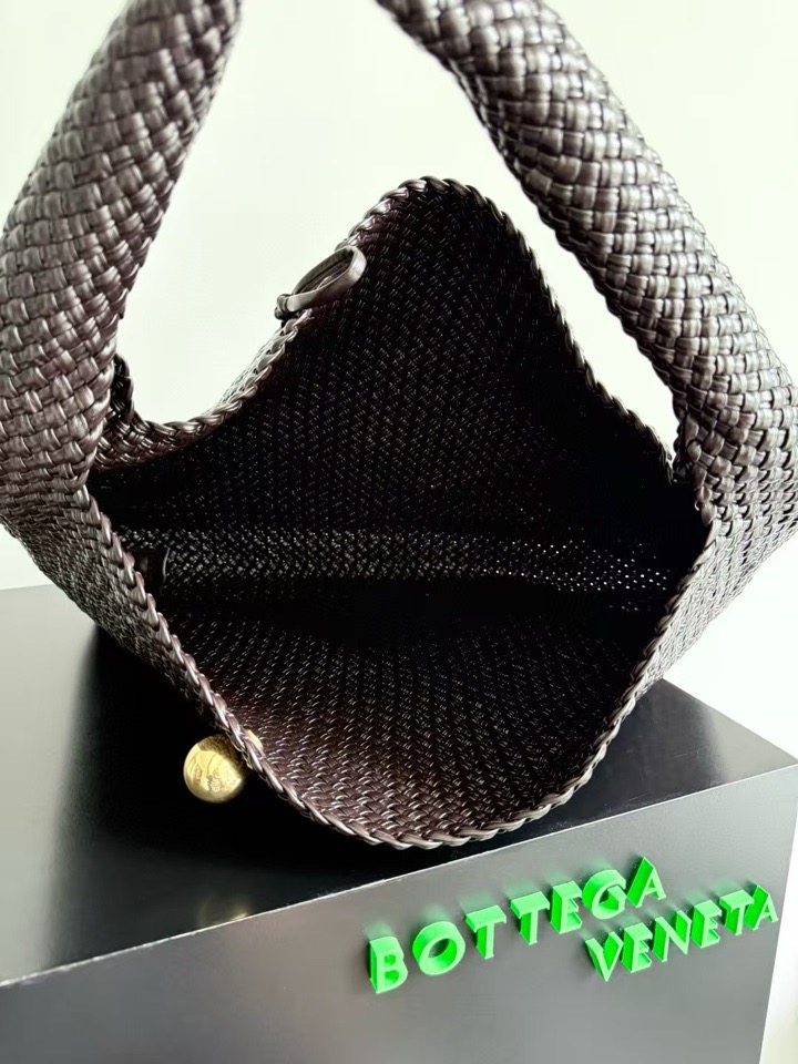 Bottega Veneta Tosca Hop Intrecciato 보테가 베네타 토스카 홉 인트레치아토 바치 위빙 호보백 다크브라운 54cm 9