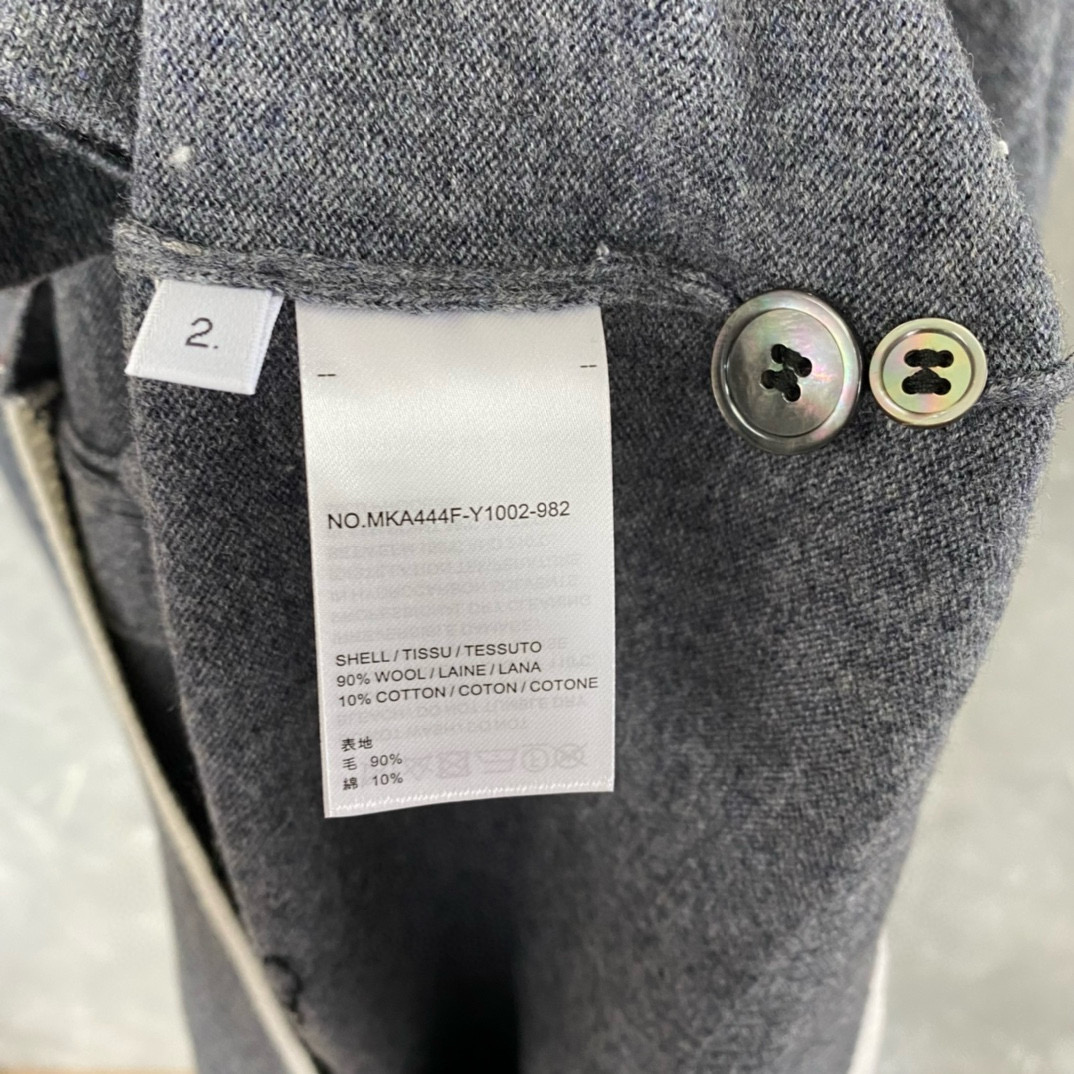 Thom Browne 톰브라운 TB23 FW 벌 자수 가디건 니트 11