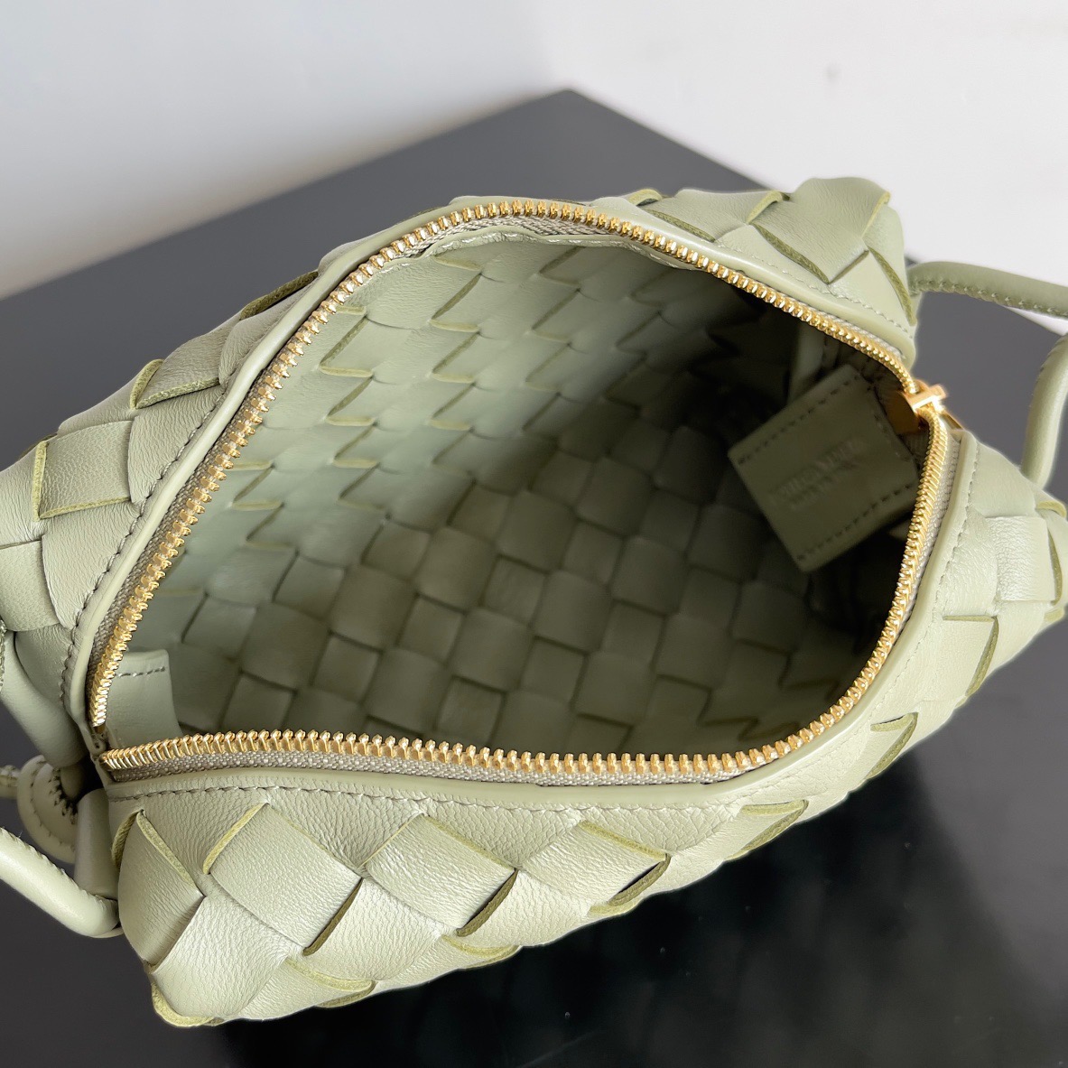 BOTTEGA VENETA 보테가베네타 인트레치아토 루프 카메라백 동석록 10