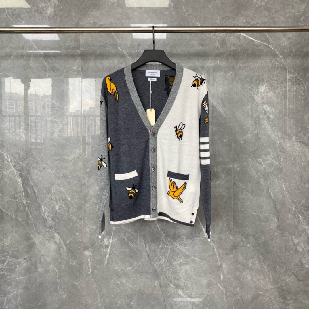Thom Browne 톰브라운 TB23/FW 벌 자수 배색 가디건 5
