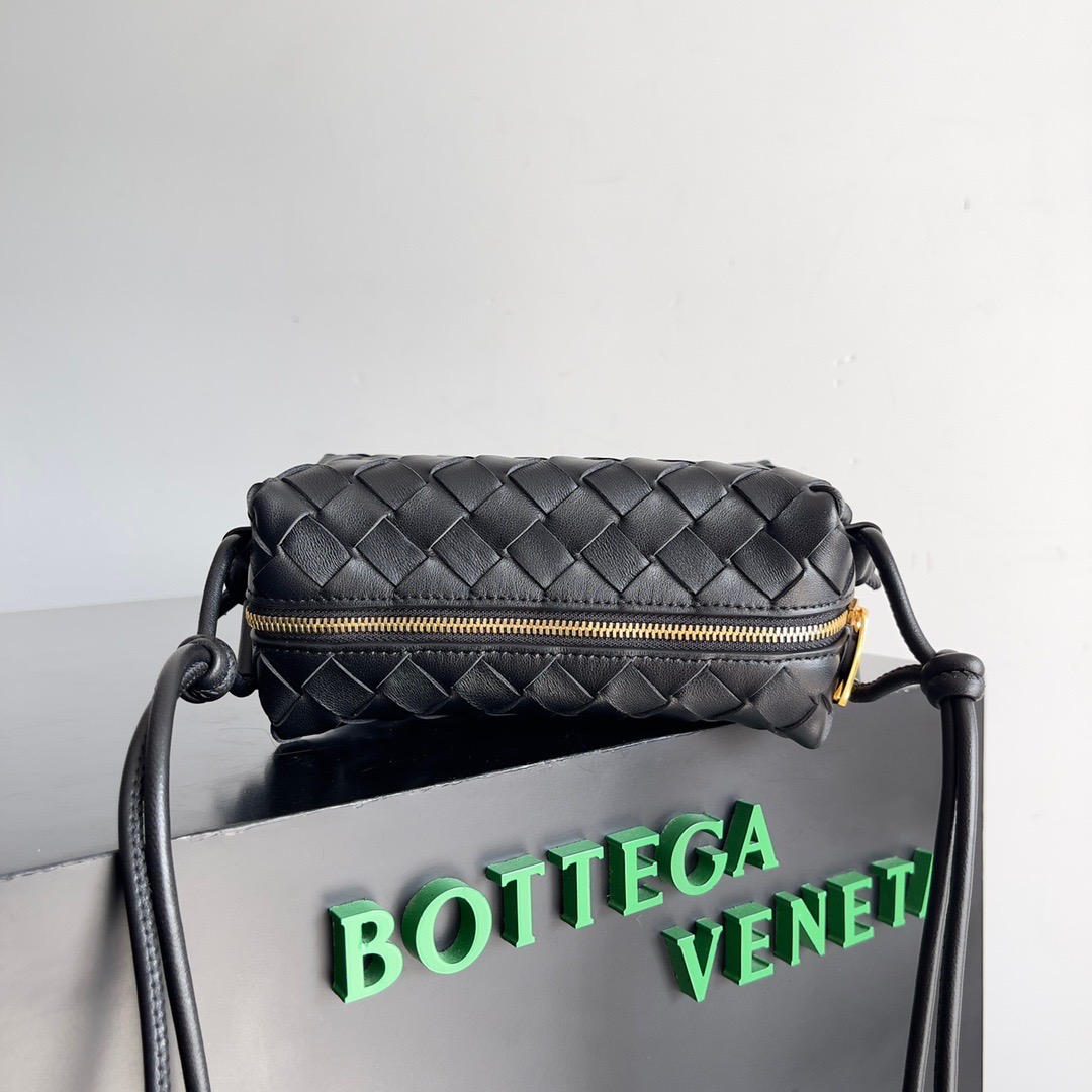 BOTTEGA VENETA 보테가베네타 보테가 베네타 인트레치아토 루프 카메라백 블랙 4