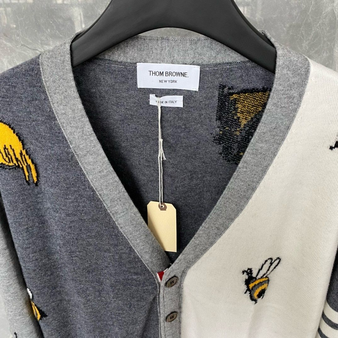 Thom Browne 톰브라운 TB23/FW 벌 자수 배색 가디건 7