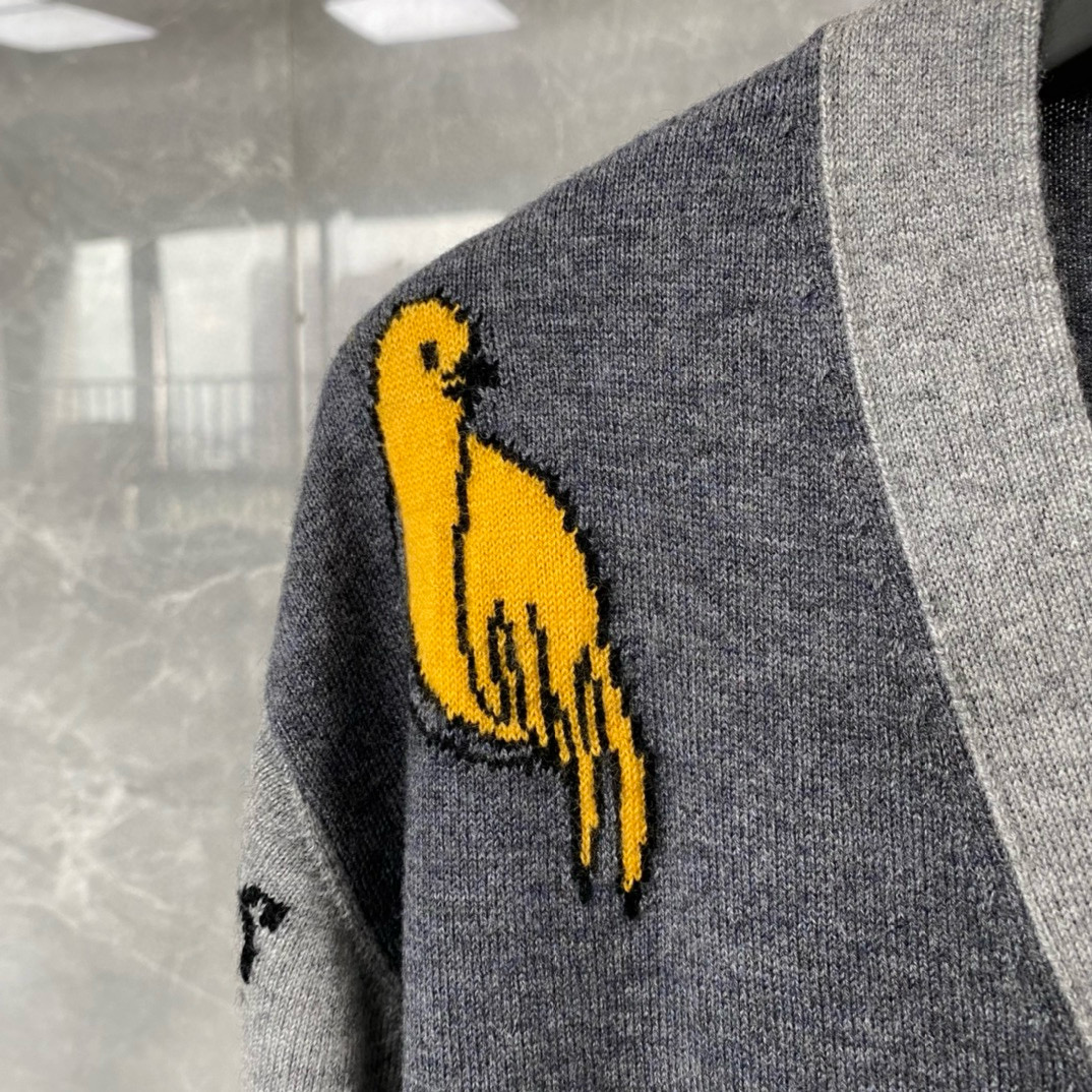 Thom Browne 톰브라운 TB23/FW 벌 자수 배색 가디건 8