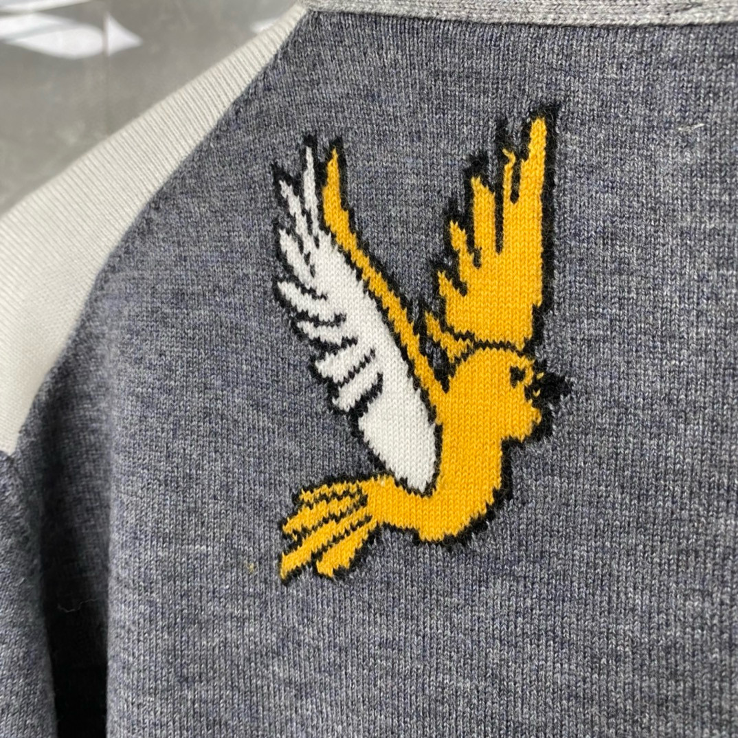 Thom Browne 톰브라운 TB23/FW 벌 자수 배색 가디건 13