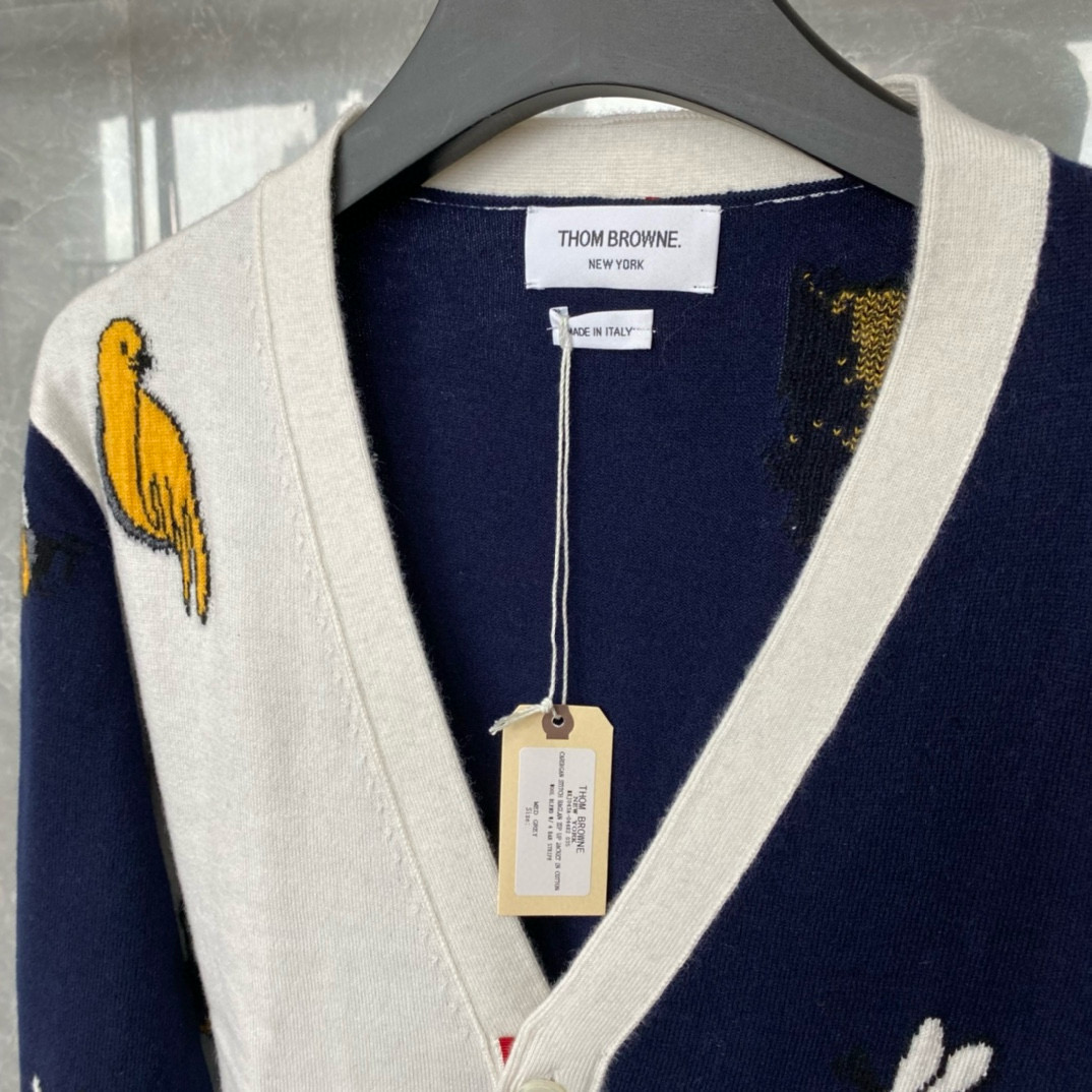 Thom Browne 톰브라운 TB23/FW 벌 자수 배색 가디건 3