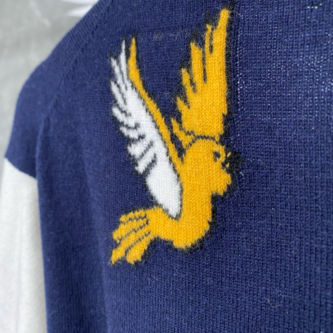 Thom Browne 톰브라운 TB23/FW 벌 자수 배색 가디건 9