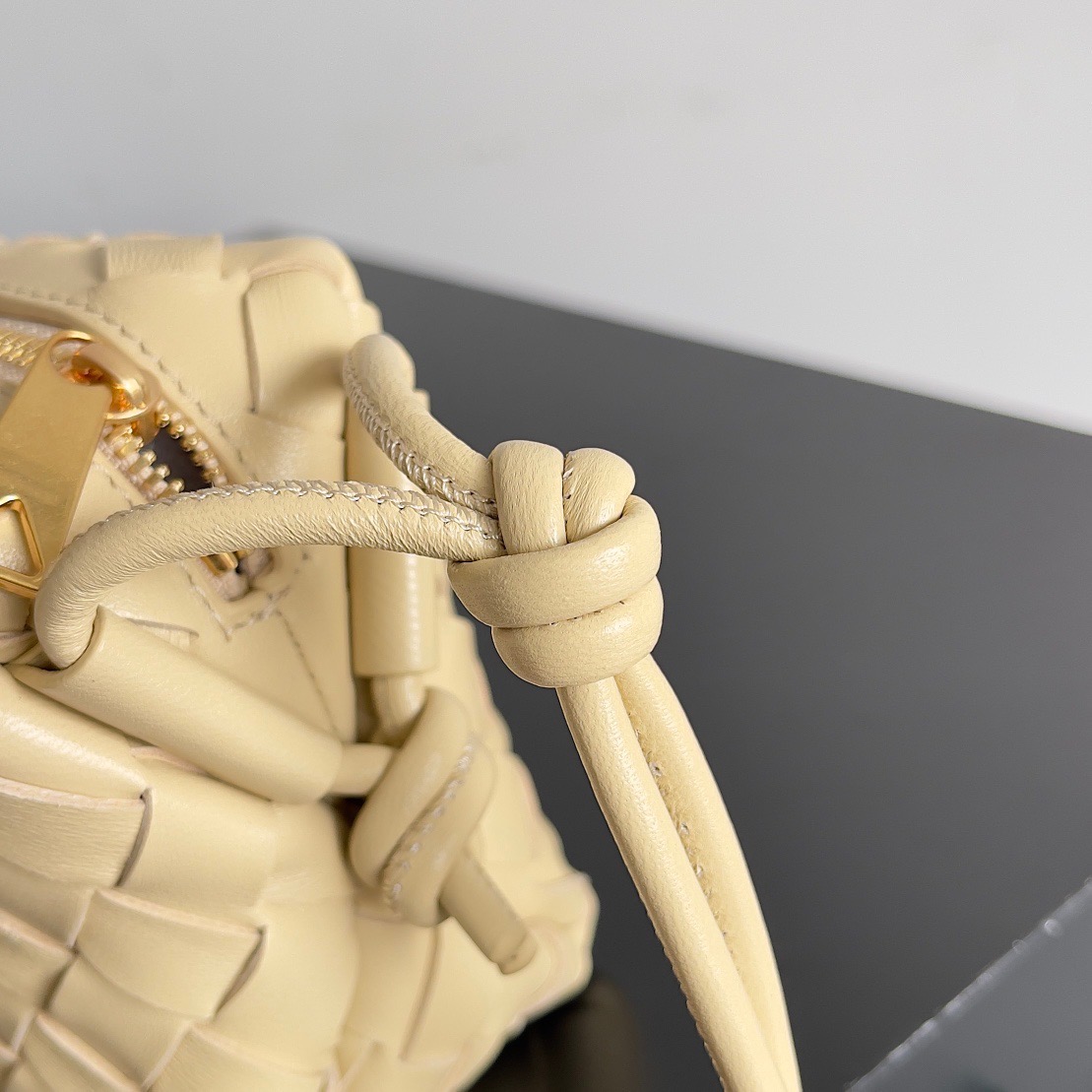 BOTTEGA VENETA 보테가베네타 보테가 베네타 인트레치아토 루프 카메라백 5