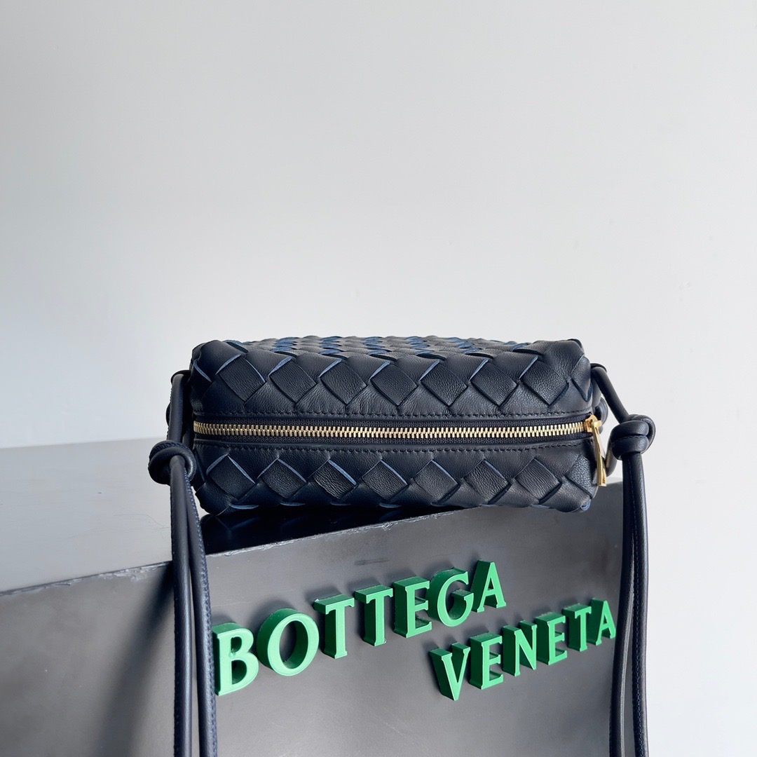 BOTTEGA VENETA 보테가베네타 루프 인트레치아토 카메라백 네이비 4