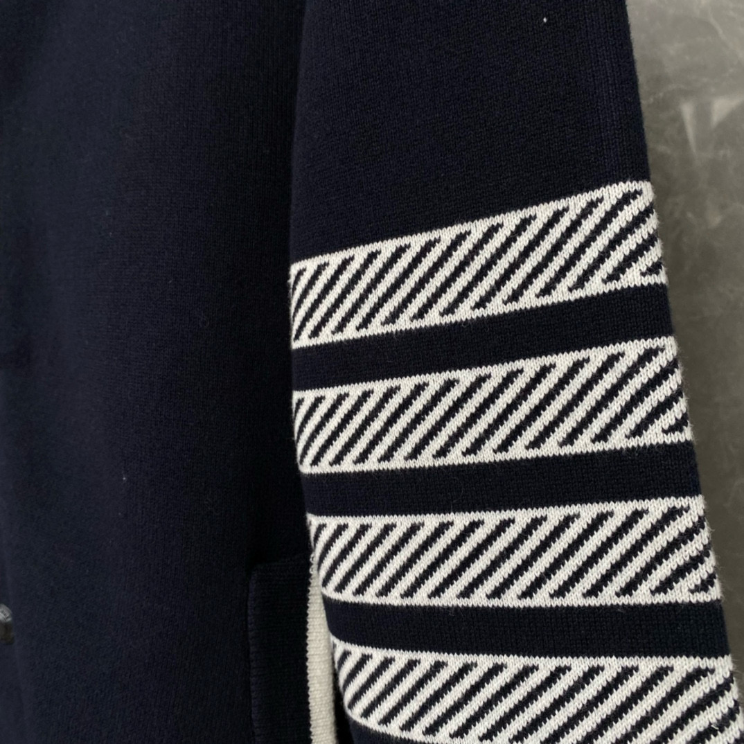 Thom Browne 톰브라운 TB23 FW 앵커 자수 니트 가디건 5