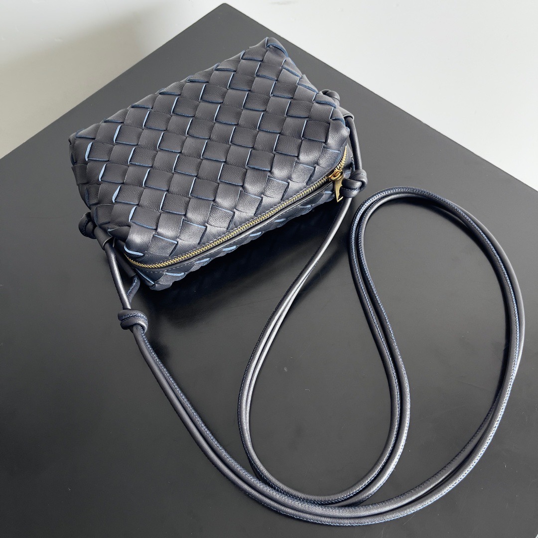 BOTTEGA VENETA 보테가베네타 루프 인트레치아토 카메라백 네이비 9