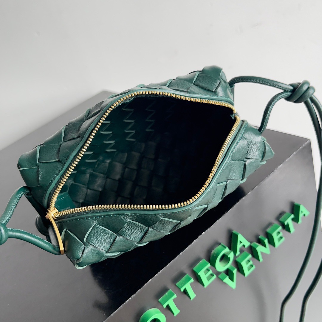 BOTTEGA VENETA 보테가베네타 인트레치아토 루프 카메라백 3