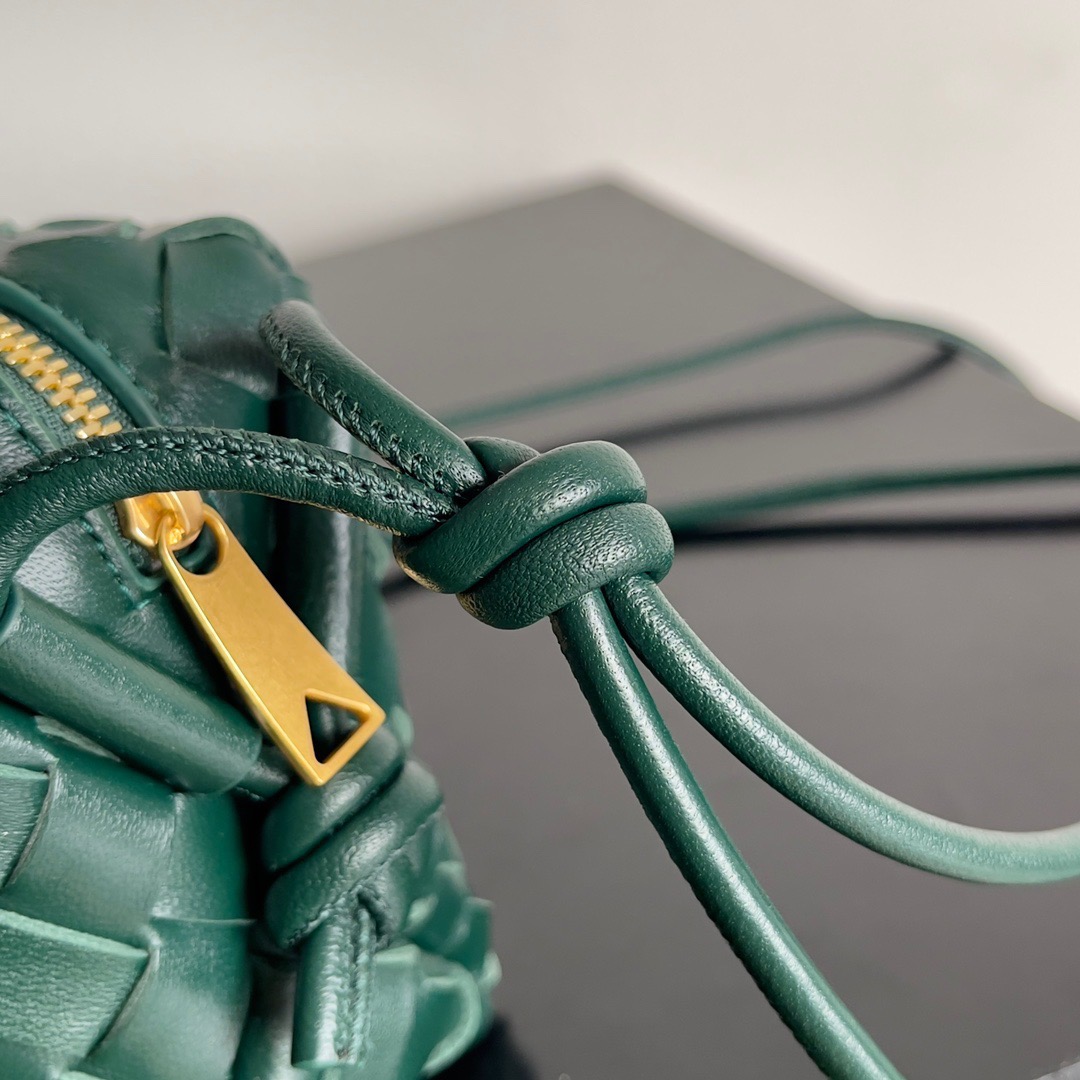 BOTTEGA VENETA 보테가베네타 인트레치아토 루프 카메라백 6