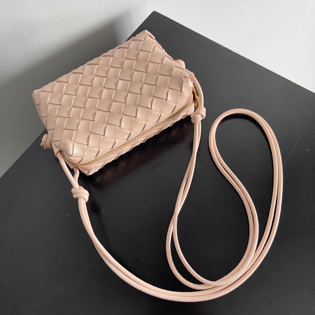 BOTTEGA VENETA 보테가베네타 보테가 베네타 인트레치아토 루프 카메라백 4